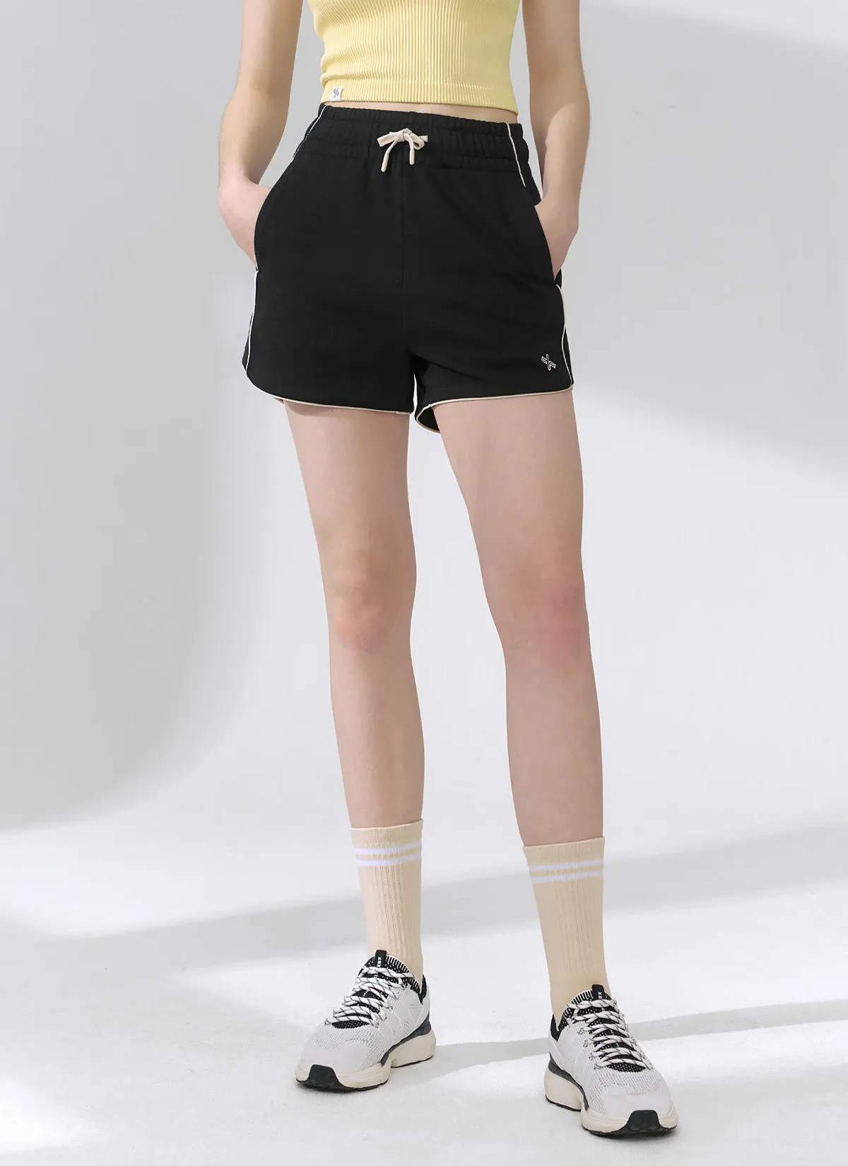 Color Block Piping Curve Shorts