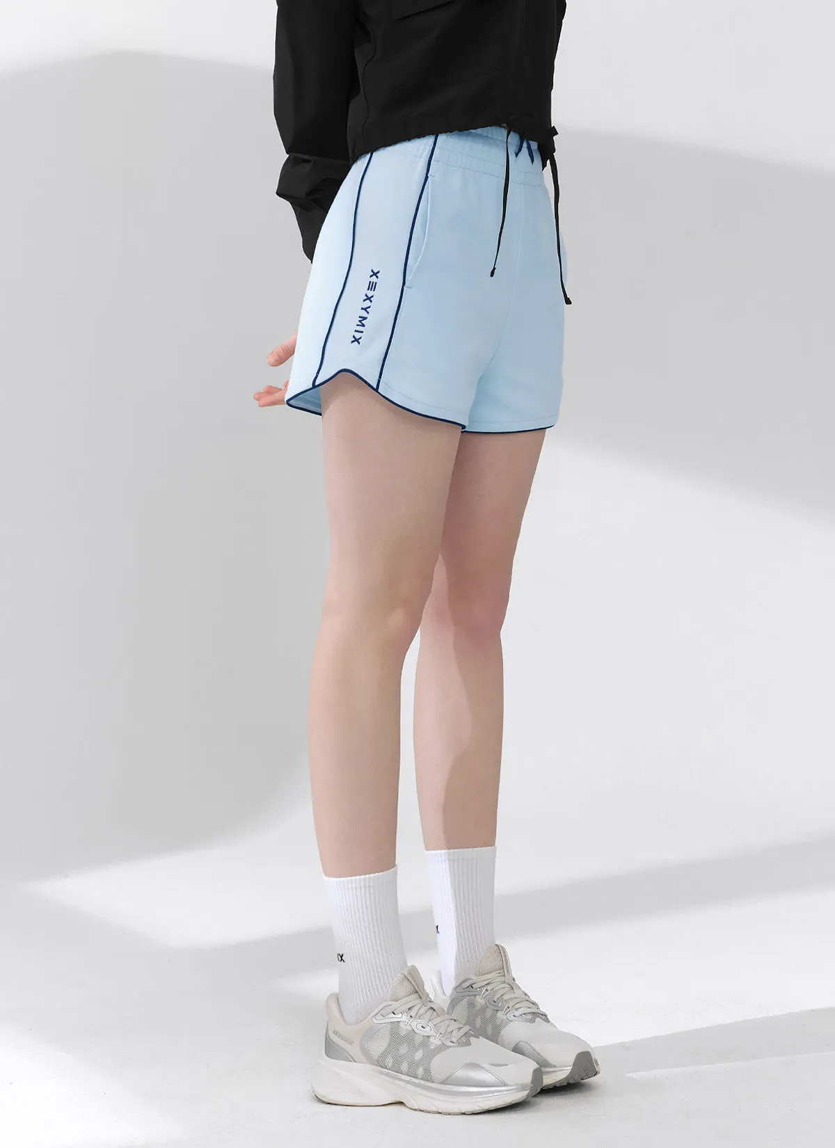 Color Block Piping Curve Shorts