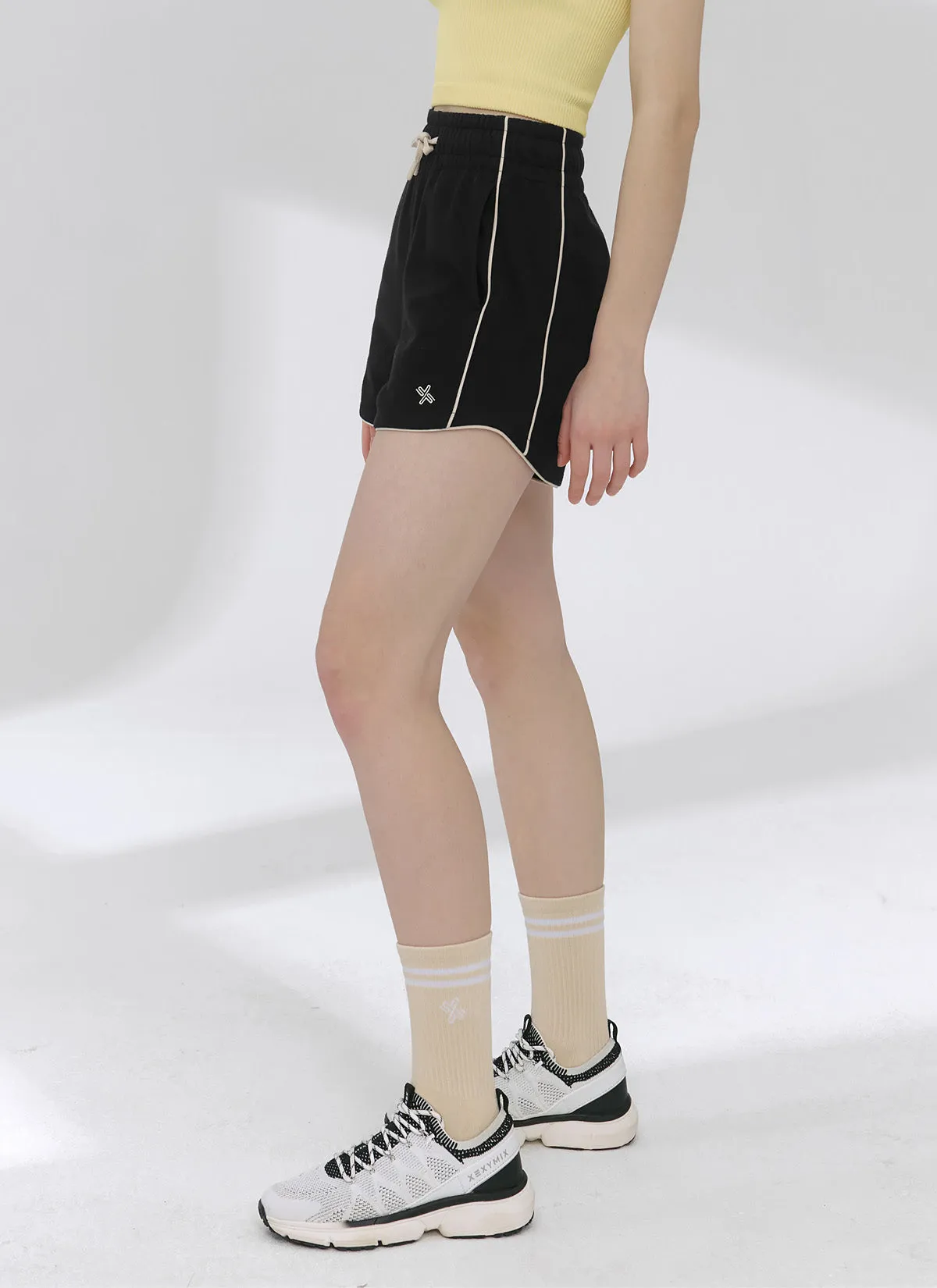 Color Block Piping Curve Shorts