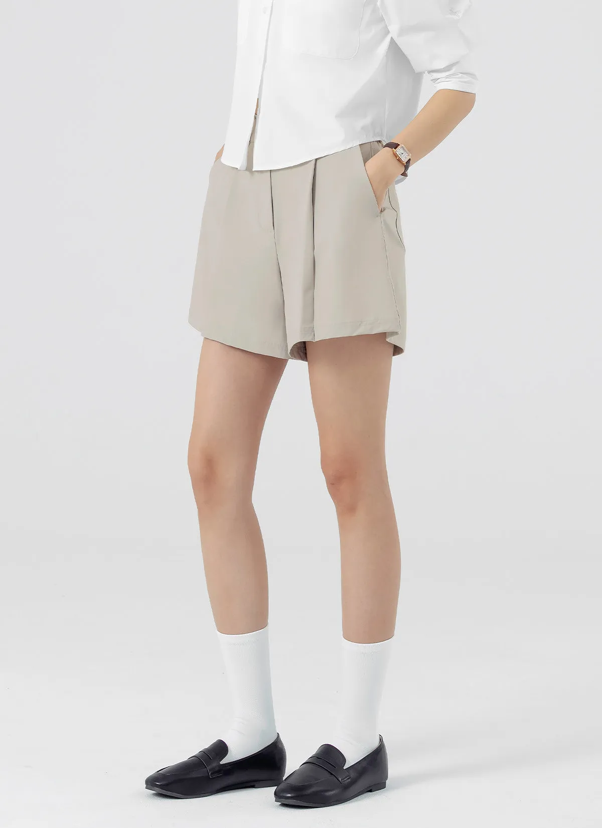 Comfort Office One Tuck Shorts