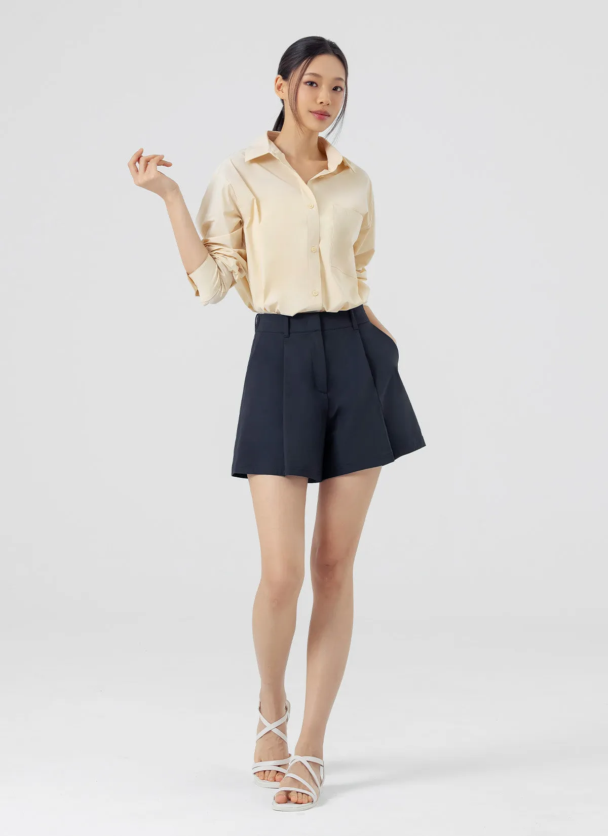 Comfort Office One Tuck Shorts