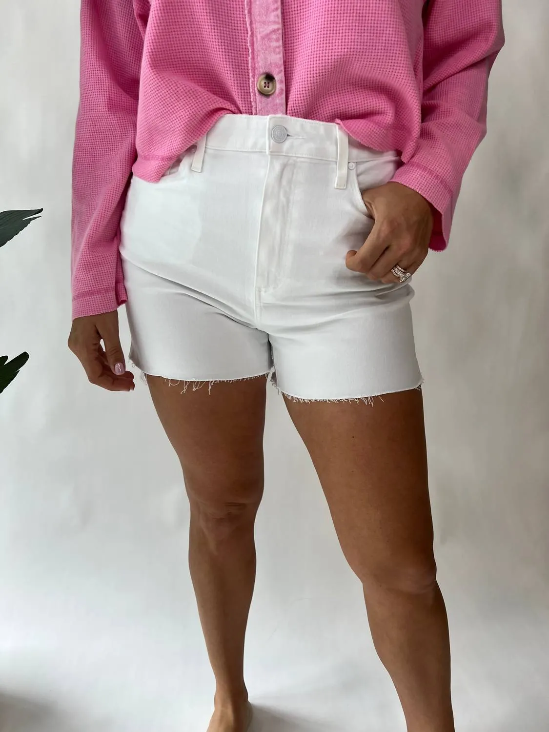 Dani Short Crisp In White