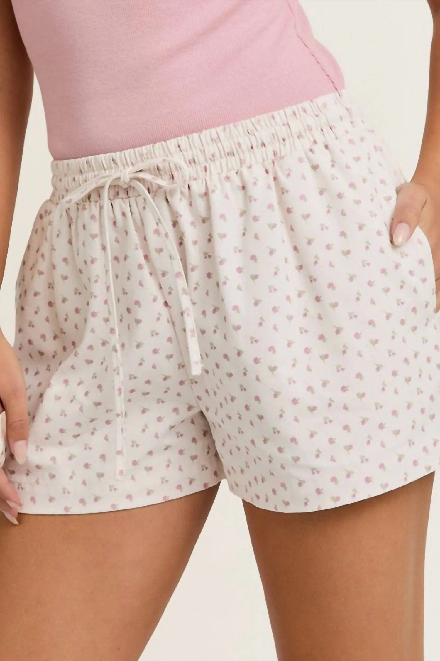 Ditsy Floral Shorts In Light Pink