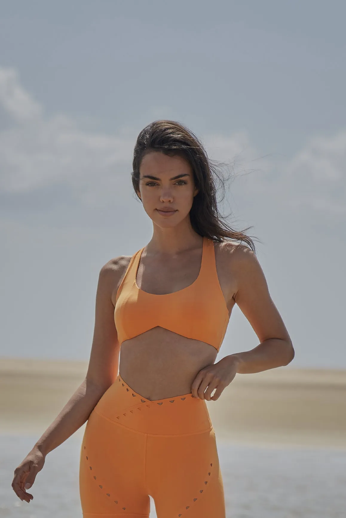Dreamy Cutout Yoga Multiple Drinks at Once Club High-impact encapsulation sports bra,Seamless racerback workout bra,Breathable cross-strap sports bra,Plus-size high-support sports bra,Running bra with bounce control Unisex