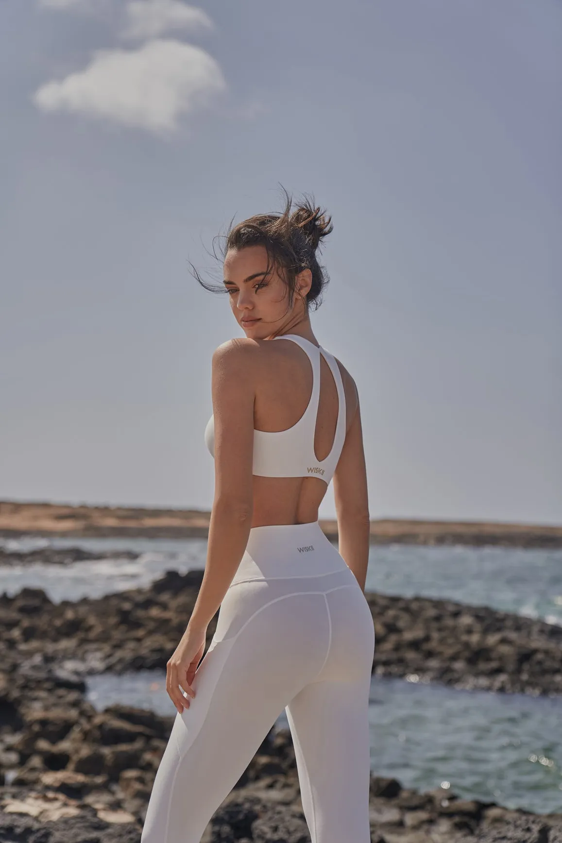 Dreamy Cutout Yoga Multiple Drinks at Once Club High-impact encapsulation sports bra,Seamless racerback workout bra,Breathable cross-strap sports bra,Plus-size high-support sports bra,Running bra with bounce control Unisex
