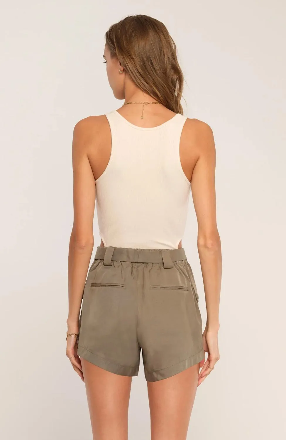 Lyra Short In Chino Green