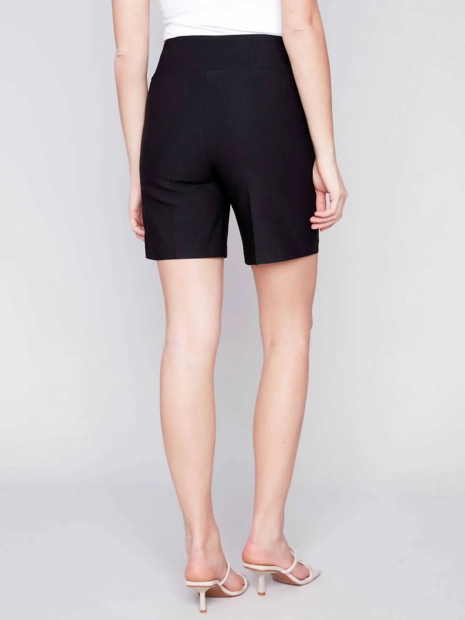 Pull-On Short In Black