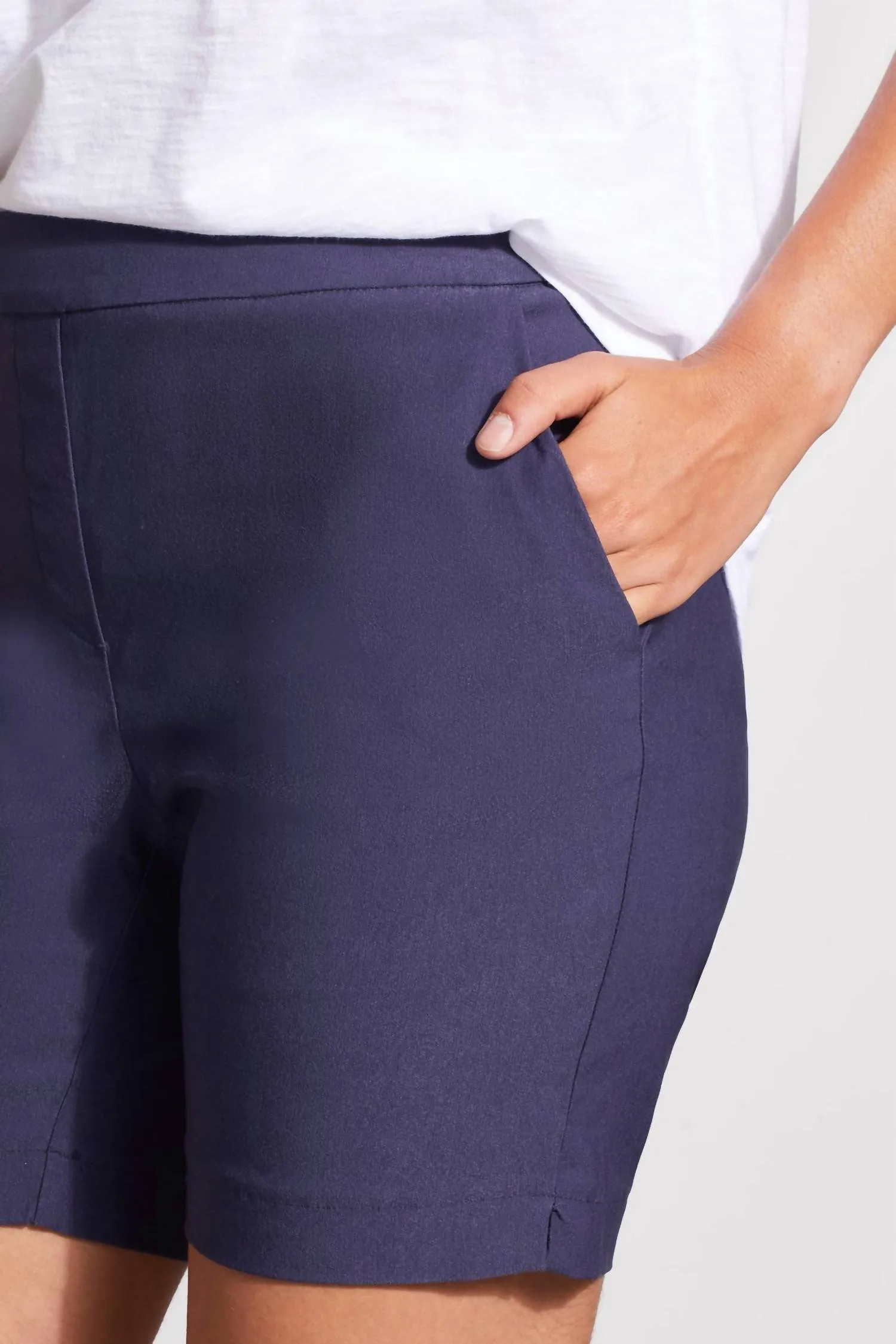 Pull-On Short In Jet Blue