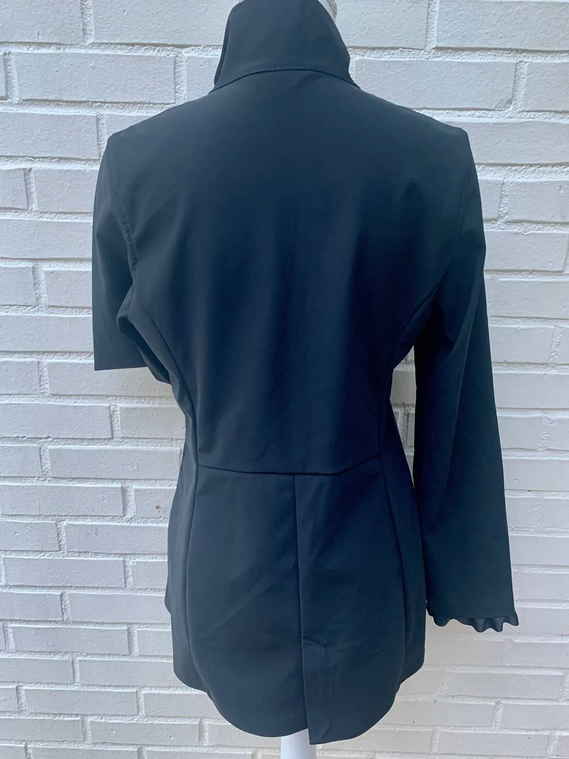 Tina Trench Coat With Ruffle Ribbon In Black