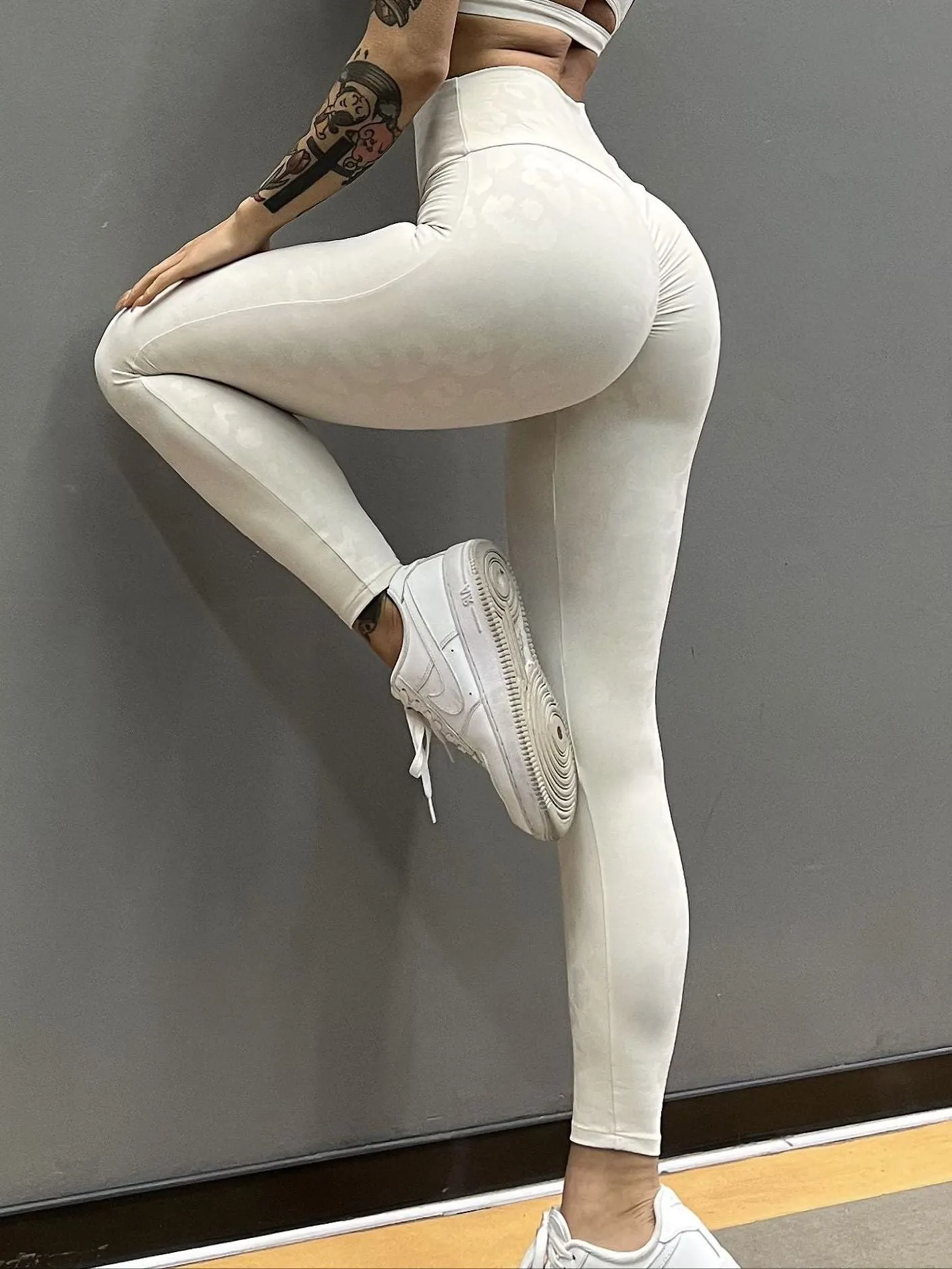 ZASUWA Female Leopard Print Scrunch Bum Quick-dry Booty Leggings