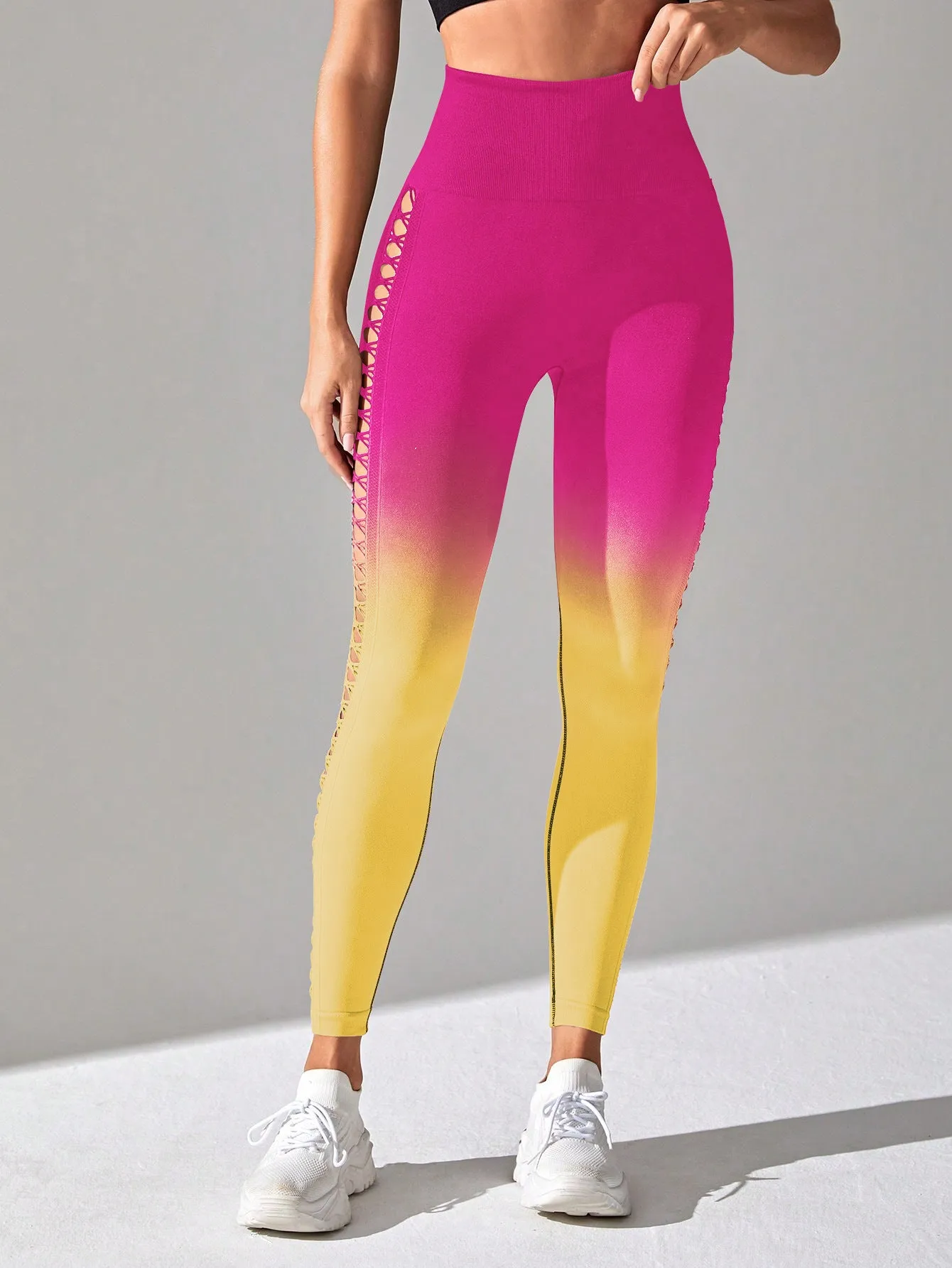 ZASUWA Female Ombre Lace-up Scrunch Bum Leggings