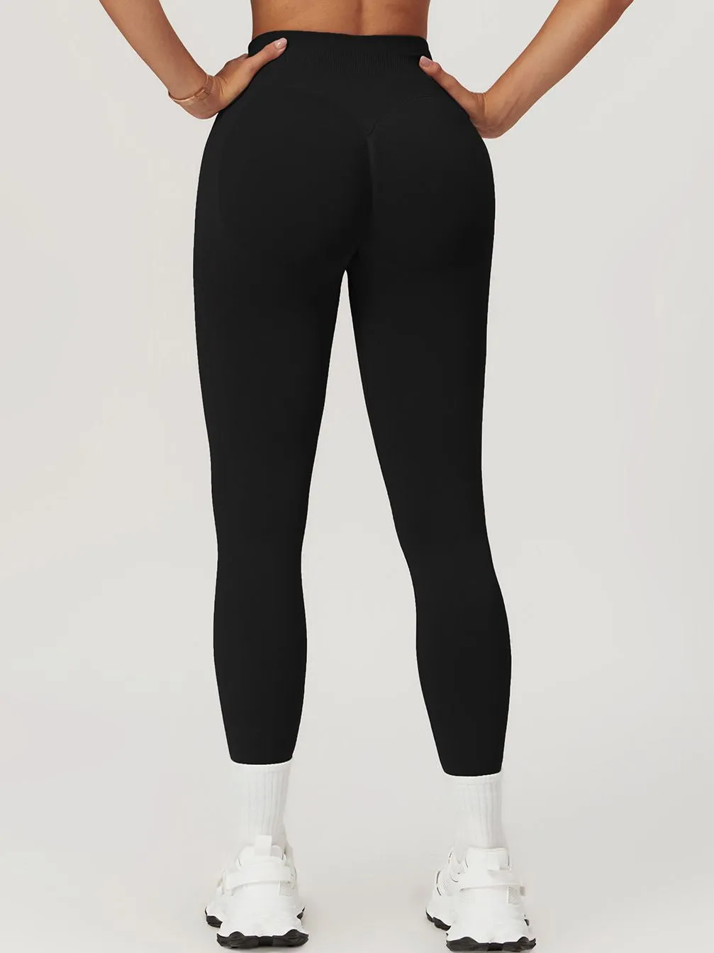 ZASUWA Female Seamless Scrunch Bum High-waisted Booty Leggings
