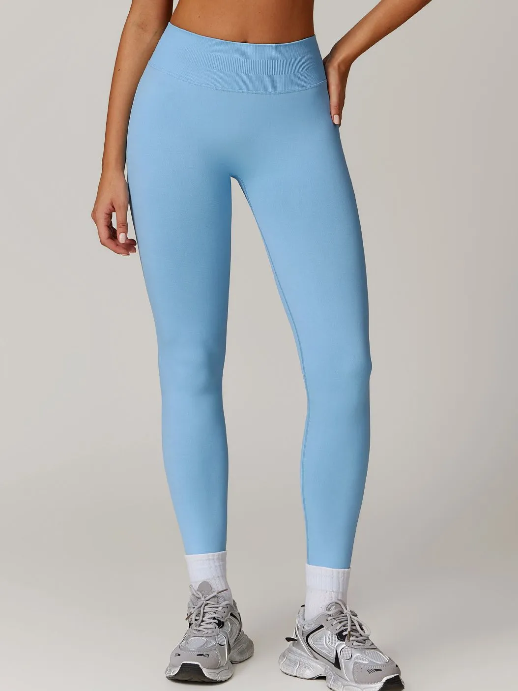 ZASUWA Female Seamless Scrunch Bum High-waisted Booty Leggings