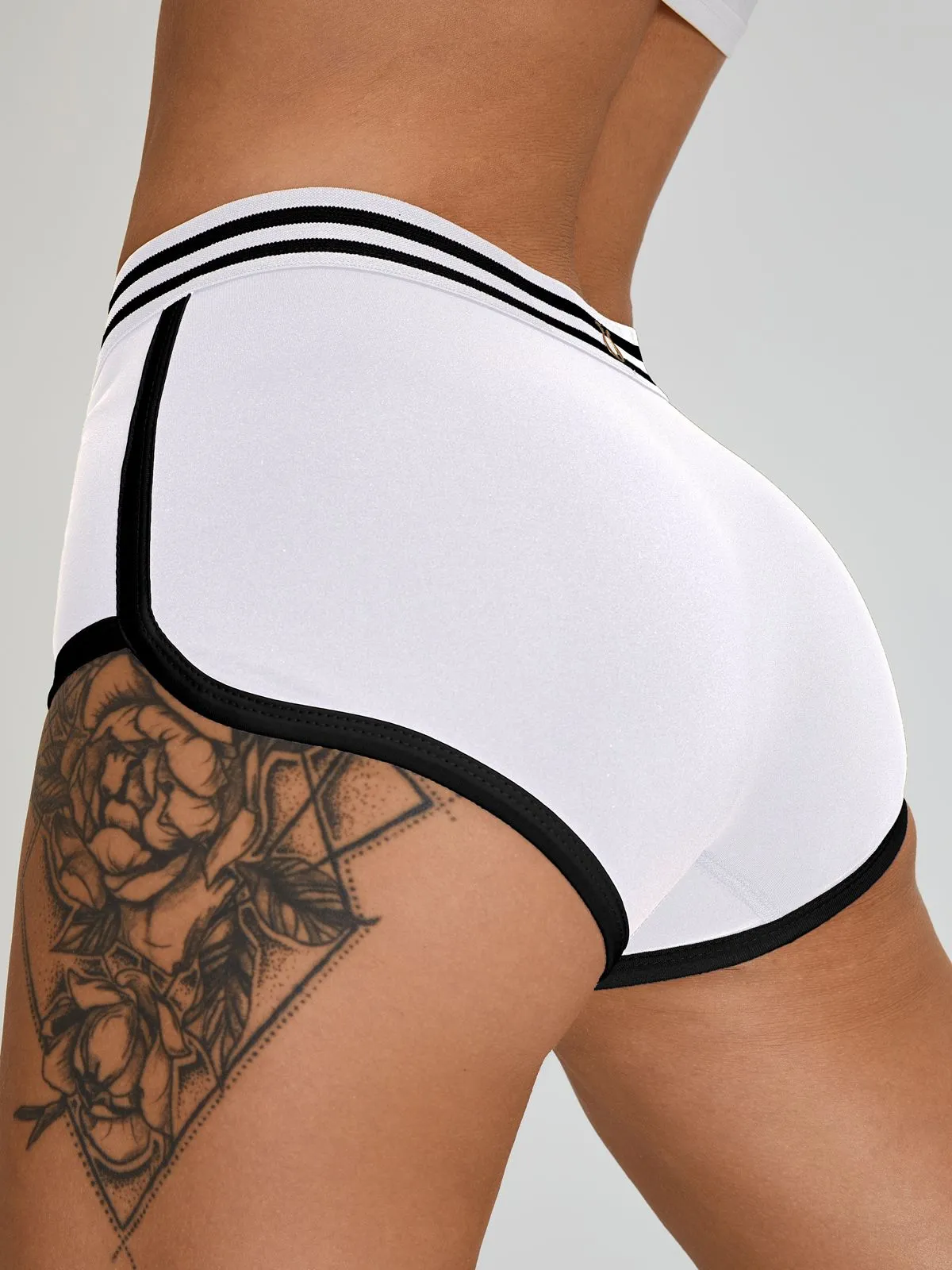 ZASUWA Female Tight Letter Print  Scrunch Bum Short Tracksuit