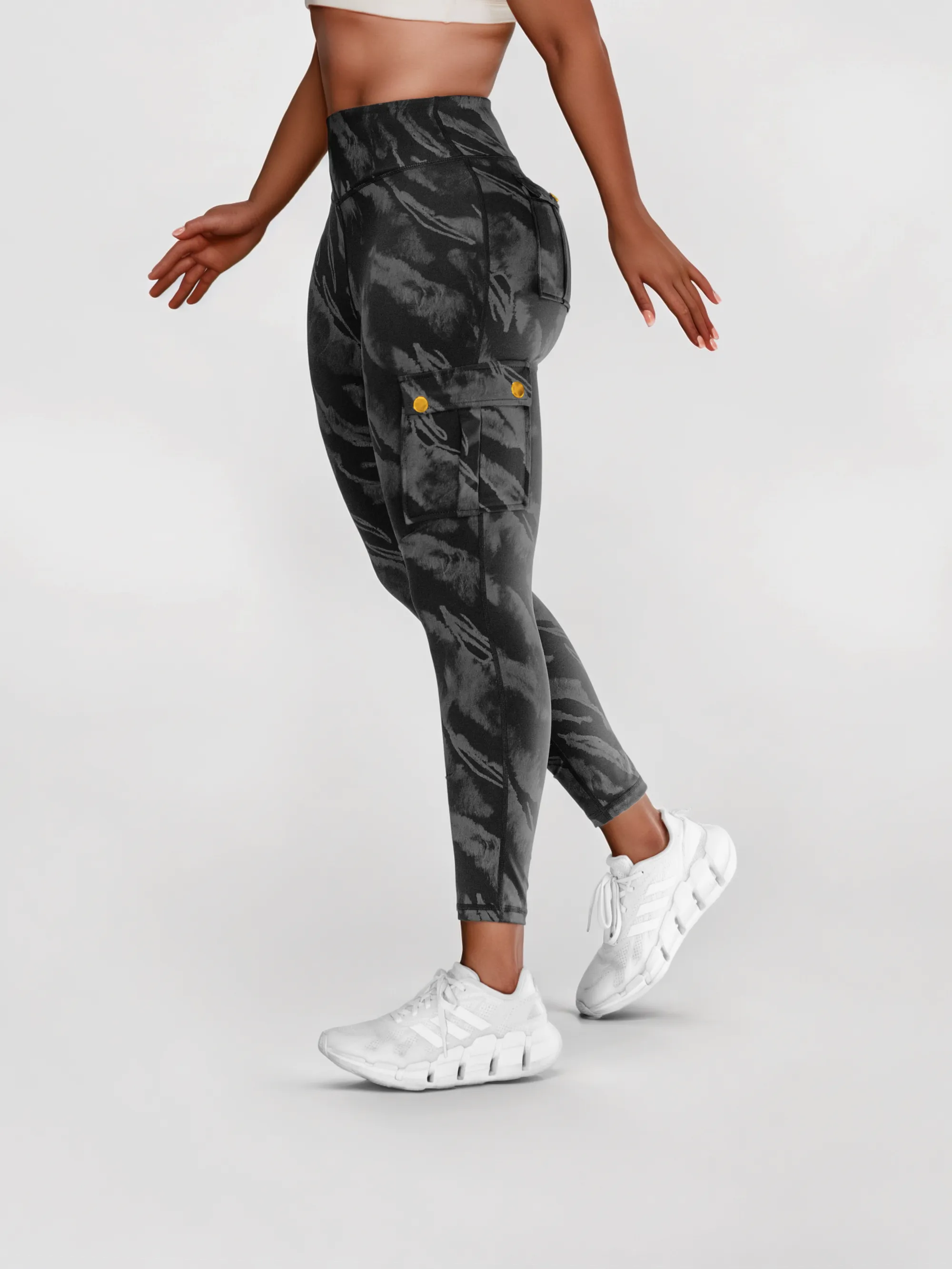 ZASUWA Female Unique Print Pocket Cargo Leggings